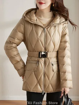 Зимняя куртка с поясом на 90% белом утином пуху для женщин, короткая куртка с капюшоном в ромбовидную клетку, модное тонкое пуховое пальто, теплая верхняя одежда